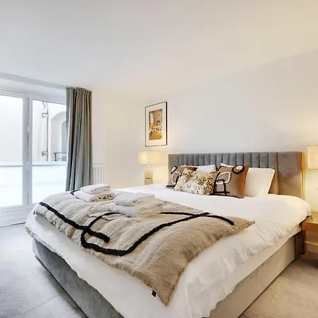Apartment Elegant - 2bd-6p - Avenue Montaigne Paris