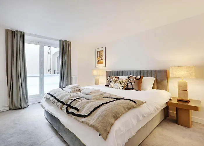 Apartmán Elegant - 2bd-6p - Avenue Montaigne Paříž