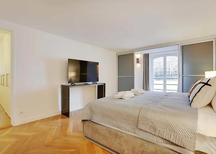 Elegant - 2bd-6p - Avenue Montaigne Apartmán *