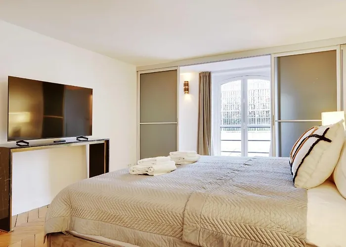 Apartmán Elegant - 2bd-6p - Avenue Montaigne Paříž